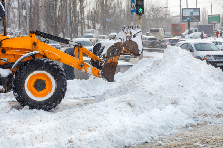 Things-To-Look-For-When-Buying-Ice-Melt-For-Concrete-Driveways