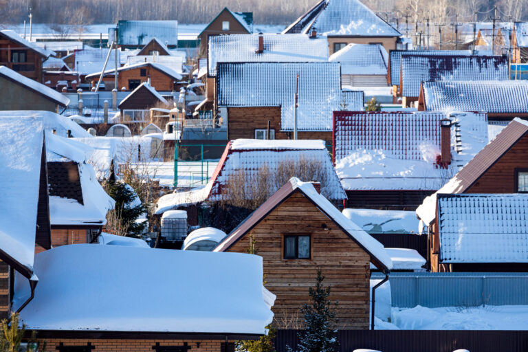 Best Effective Ways To Get Rid Of Ice Dams On The Roof