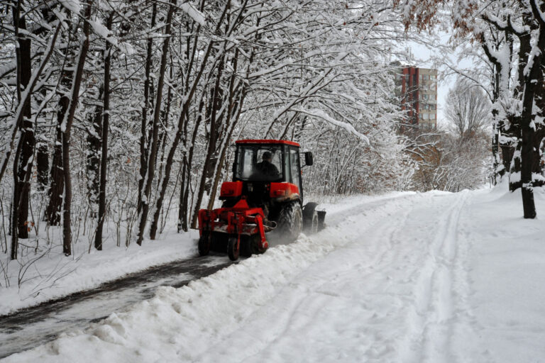 When Is The Right Time To Repair Your Concrete Driveway