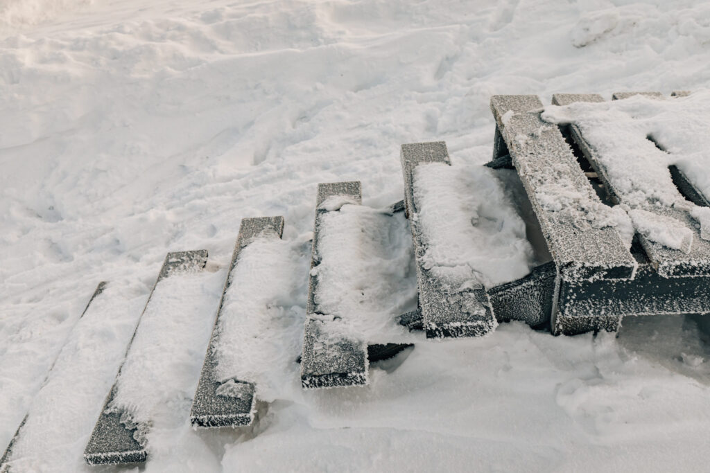 how to melt ice fast on driveway