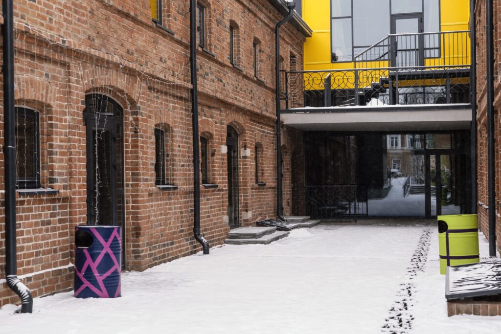 ice melt that won't damage concrete