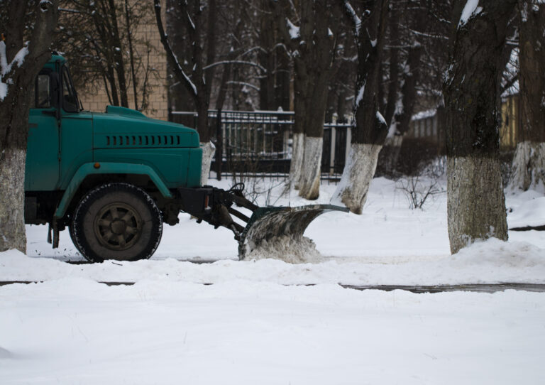 When-Is-The-Best-Time-To-Put-Ice-Melt-Down