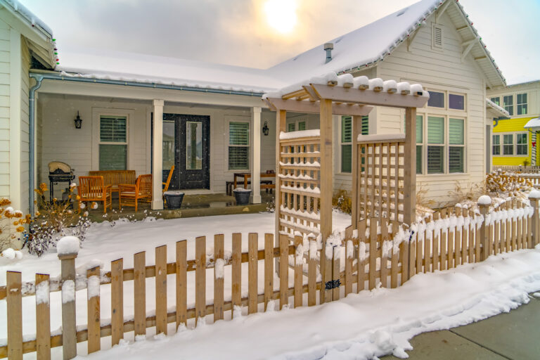 Take-Care-Of-Your-Frontyard-And-Backyard-Before-The-Onset-Of-Winter
