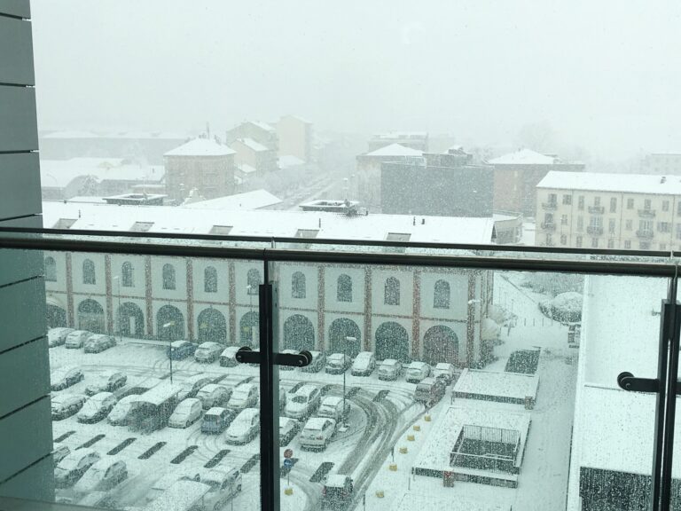 Why Concrete Safe Ice Melt Is Essential For Businesses