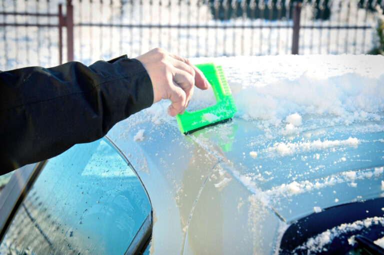 5 Effective Ways To Rid Ice From Windshields
