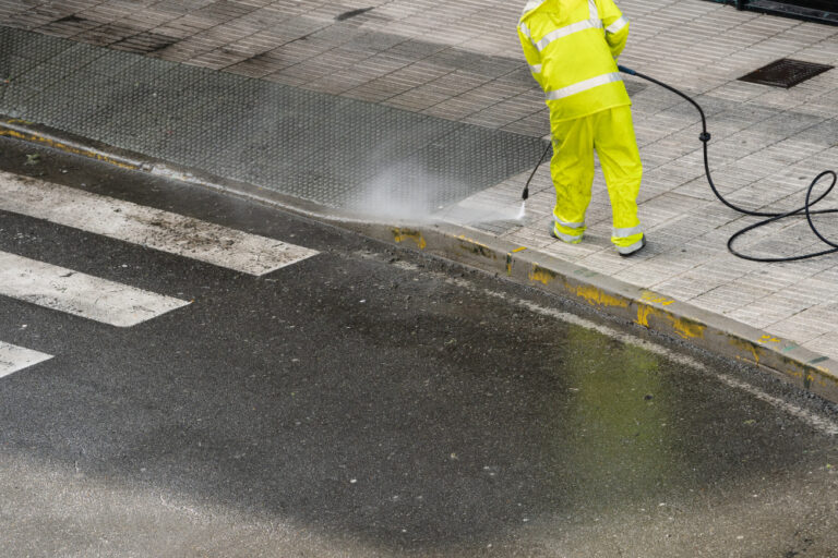 5-Step-by-Step-Methods-to-Remove-Stubborn-Oil-Stains-in-Driveway